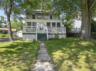 43 North St, Windsor Locks, CT 06096