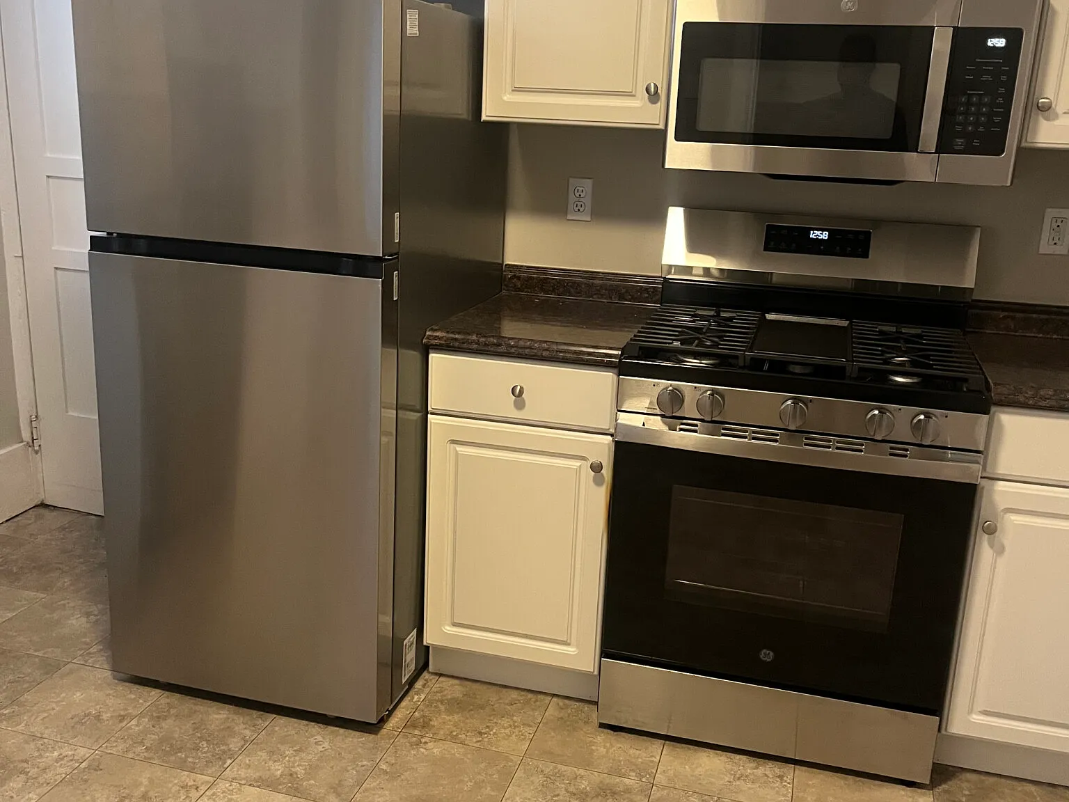 1 bed, 1.0 bath, $3,000 — Photo 2