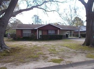 1702 Martha Dr, Grenada, MS 38901