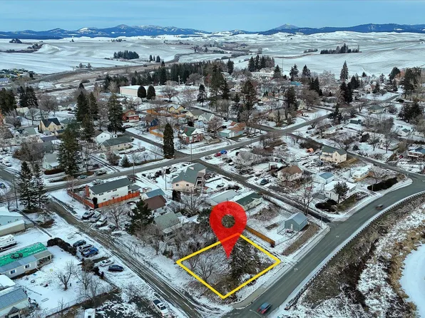 236 S Howard St, Tekoa, WA 99033