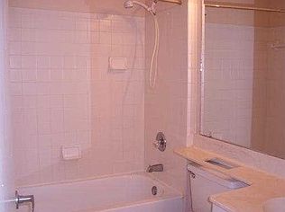 3rd image of 1186 The Pointe Dr