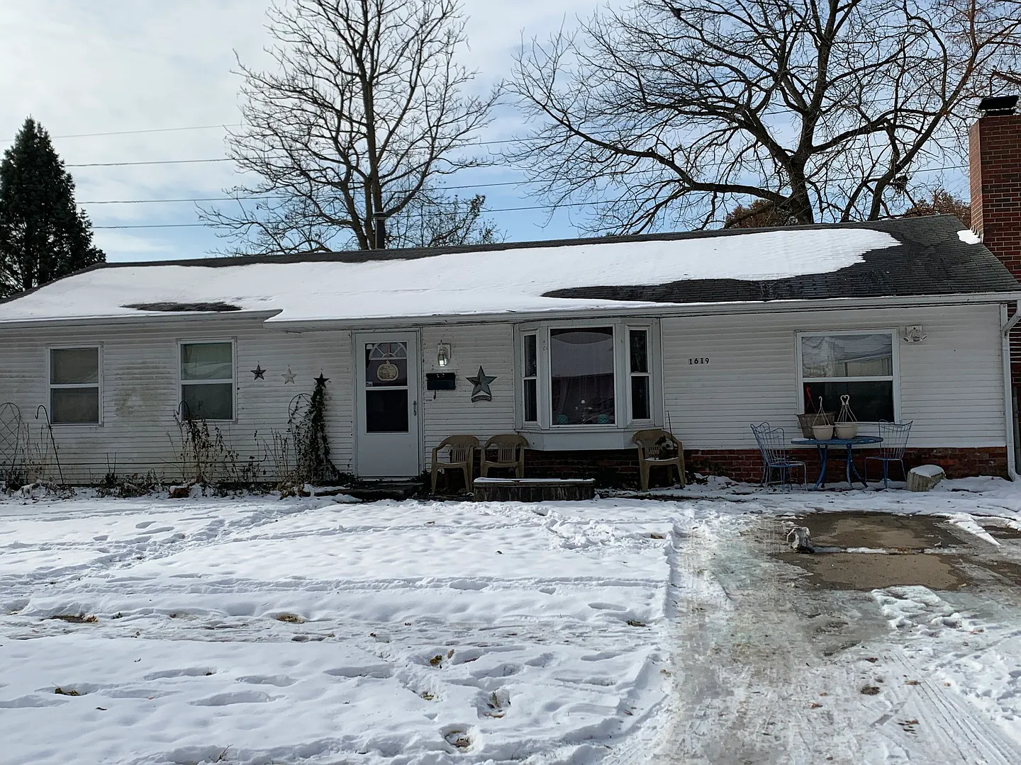 1619 Ivanhoe Way photo 1