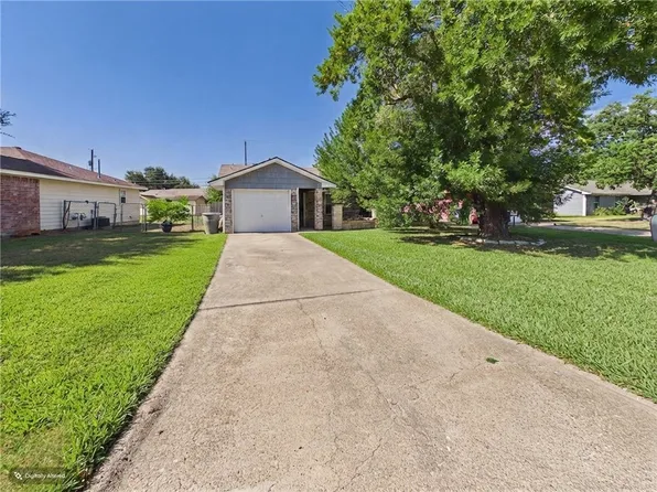 1140 Bittle Ln, Bryan, TX 77803