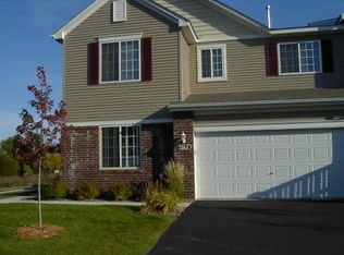 738 Maple Hills Dr APT J, Maplewood, MN 55117