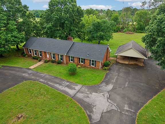 4th image of 1701 Logan Dr