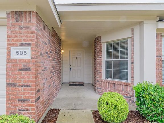 3rd image of 505 Crenshaw Dr