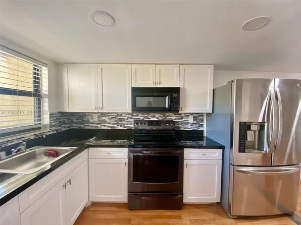 8975 Palm Tree Ln #8975, Hollywood, FL 33024