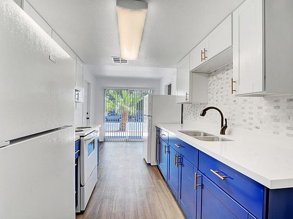 4th image of 1450 E Harmon Ave #109D