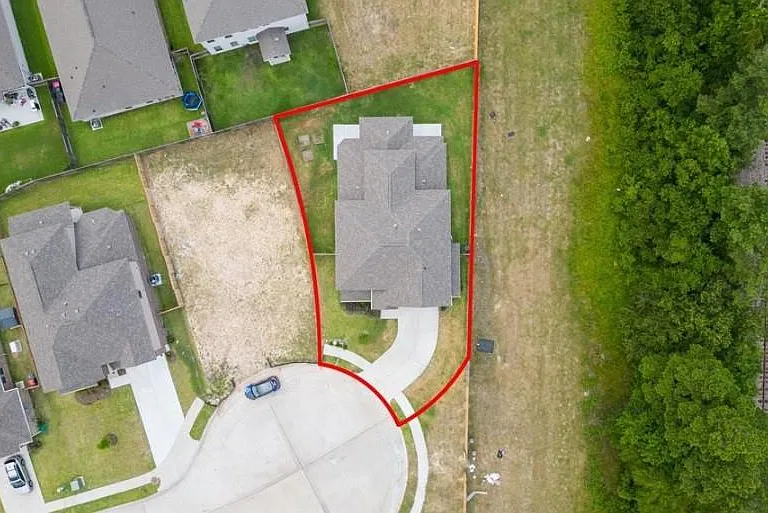 21449 Kings Guild Ln — Photo 36