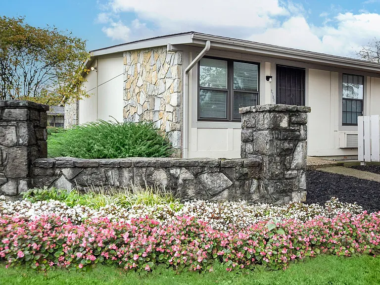 Independence Village, Reynoldsburg, OH — Photo 46