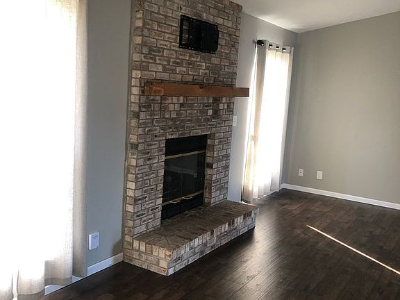 5th image of 223 Penridge Ln