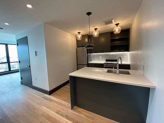 3rd image of 1134 Fulton St #402