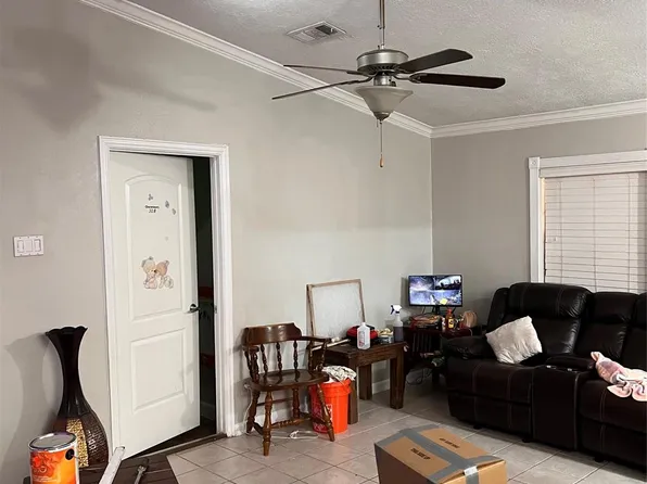 14115 Meyersville Dr, Houston, TX 77049