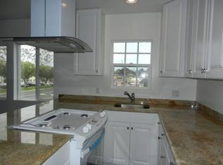 2772 Garnet Ave, San Diego, CA 92109