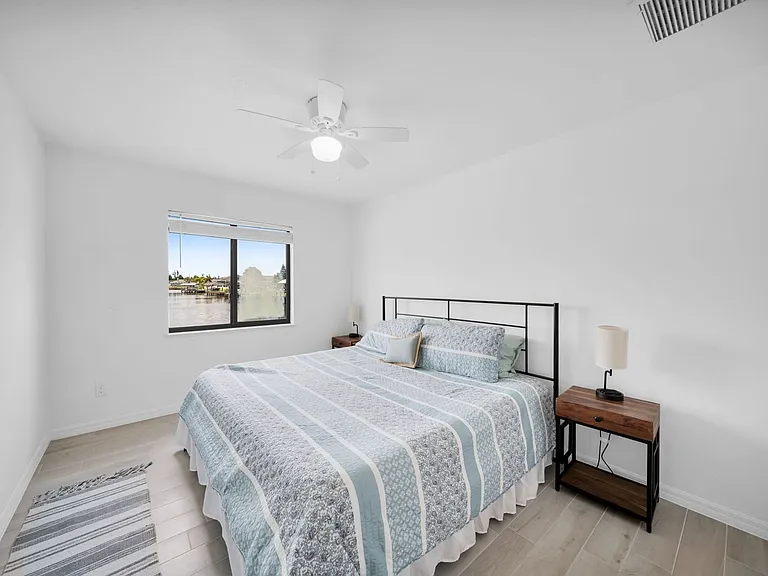 2204 SW 30th Ter — Photo 20