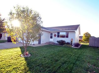 2929 Lakeview Dr, Yankton, SD 57078