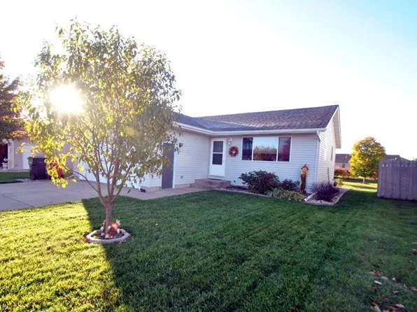 2929 Lakeview Dr, Yankton, SD 57078