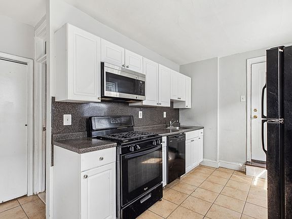 2nd image of 4161 Ridge Ave APT 2