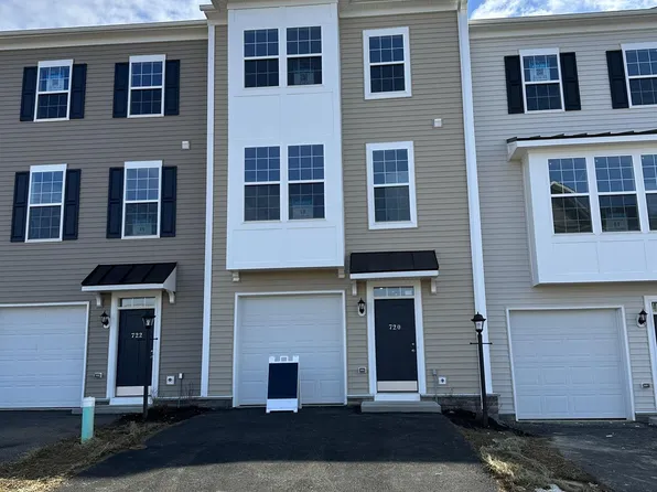 720 Mulligan Ct, Maidsville, WV 26541