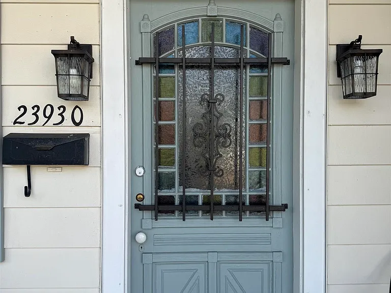 23930 Railroad Ave — Photo 4