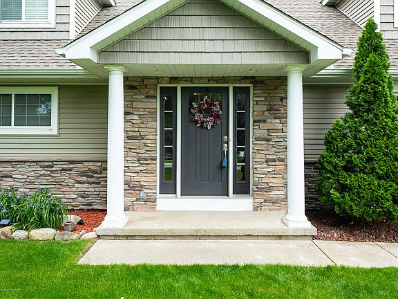 3rd image of 6668 Bunker Hill Dr