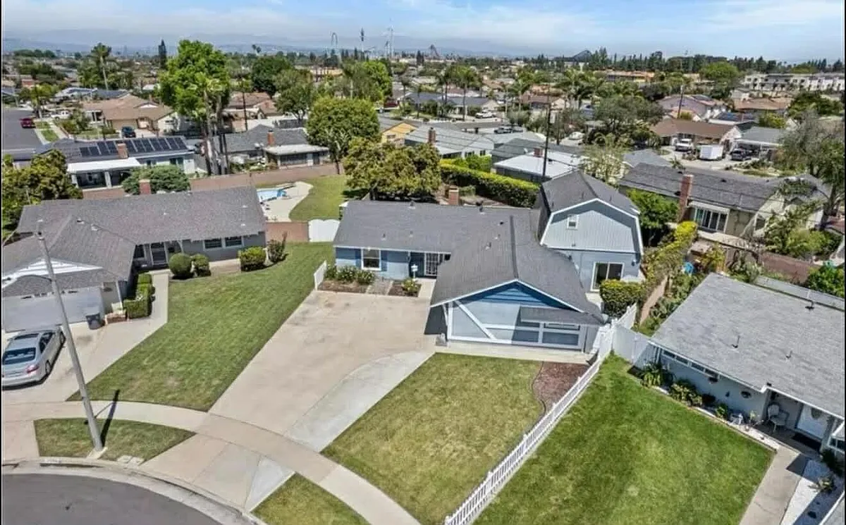 Building Photo - 7099 Hoover Way