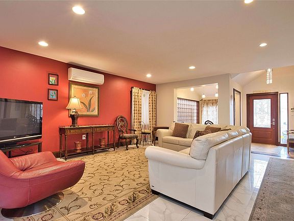 4th image of 1111 W Park Ave