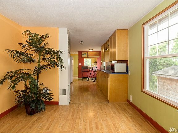 5th image of 1619 7th Ave SE
