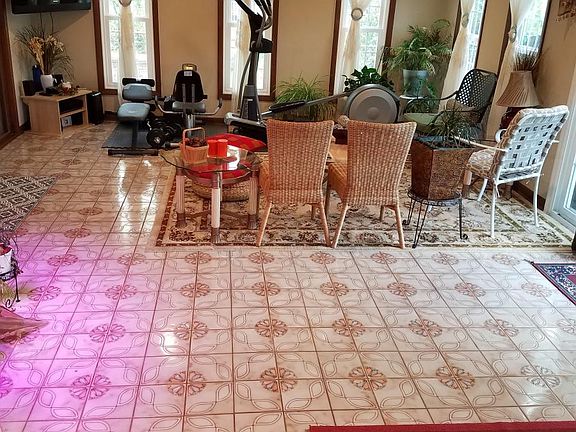 Huge all season room