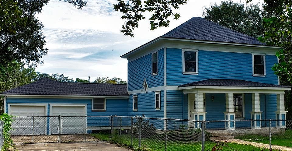 2nd image of 3021 Avenue G