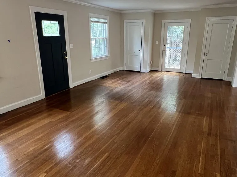 4027 N Glebe Rd — Photo 3