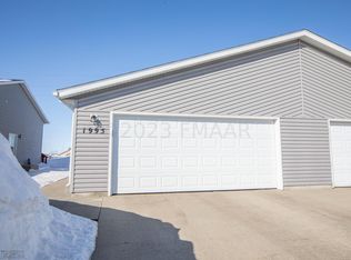 1995 52nd St S, Fargo, ND 58103