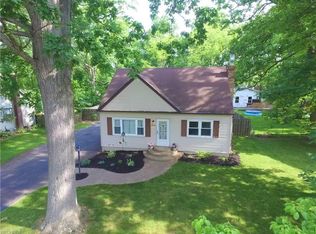 2095 Uniondale Dr, Stow, OH 44224