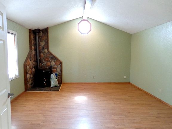 2nd image of 362 N Pine St