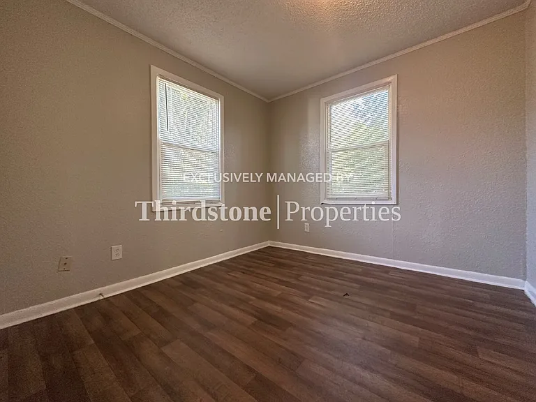 1853 W 6th St — Photo 6
