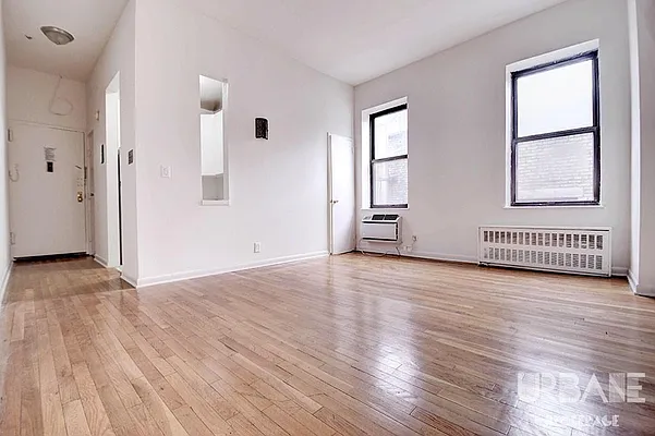 Rented by Urbane Brokerage | media 5