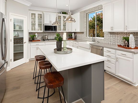 Kitchen with breakfast bar pantry