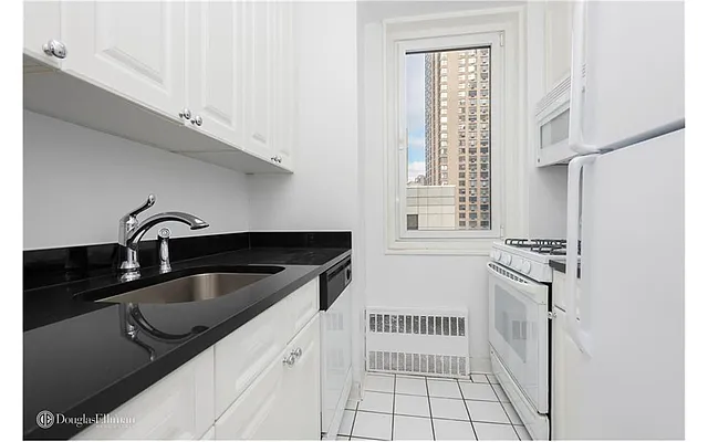 Rented by Douglas Elliman | media 25