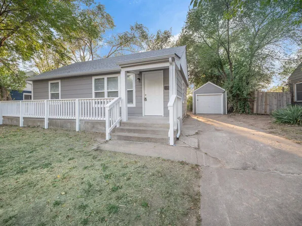 1445 N Fountain St, Wichita, KS 67208