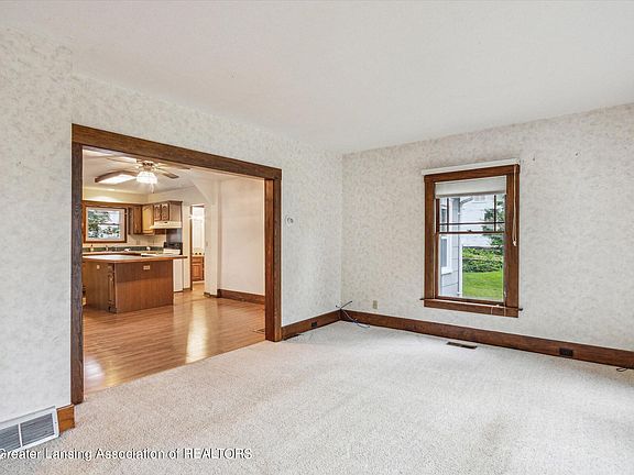 3rd image of 104 N River St