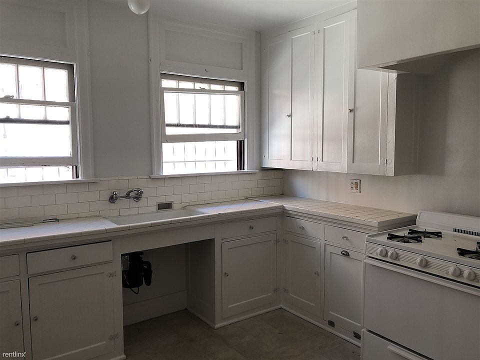 1st image of 1402 N Formosa Ave
