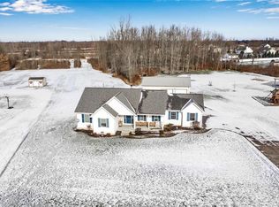 7067 Salt Rd, Clarence Center, NY 14032