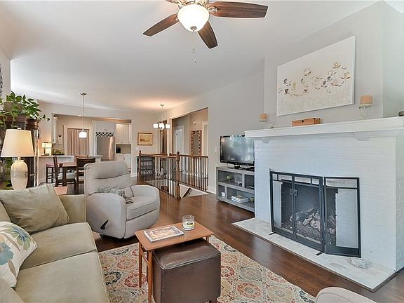 4th image of 723 S Candler St