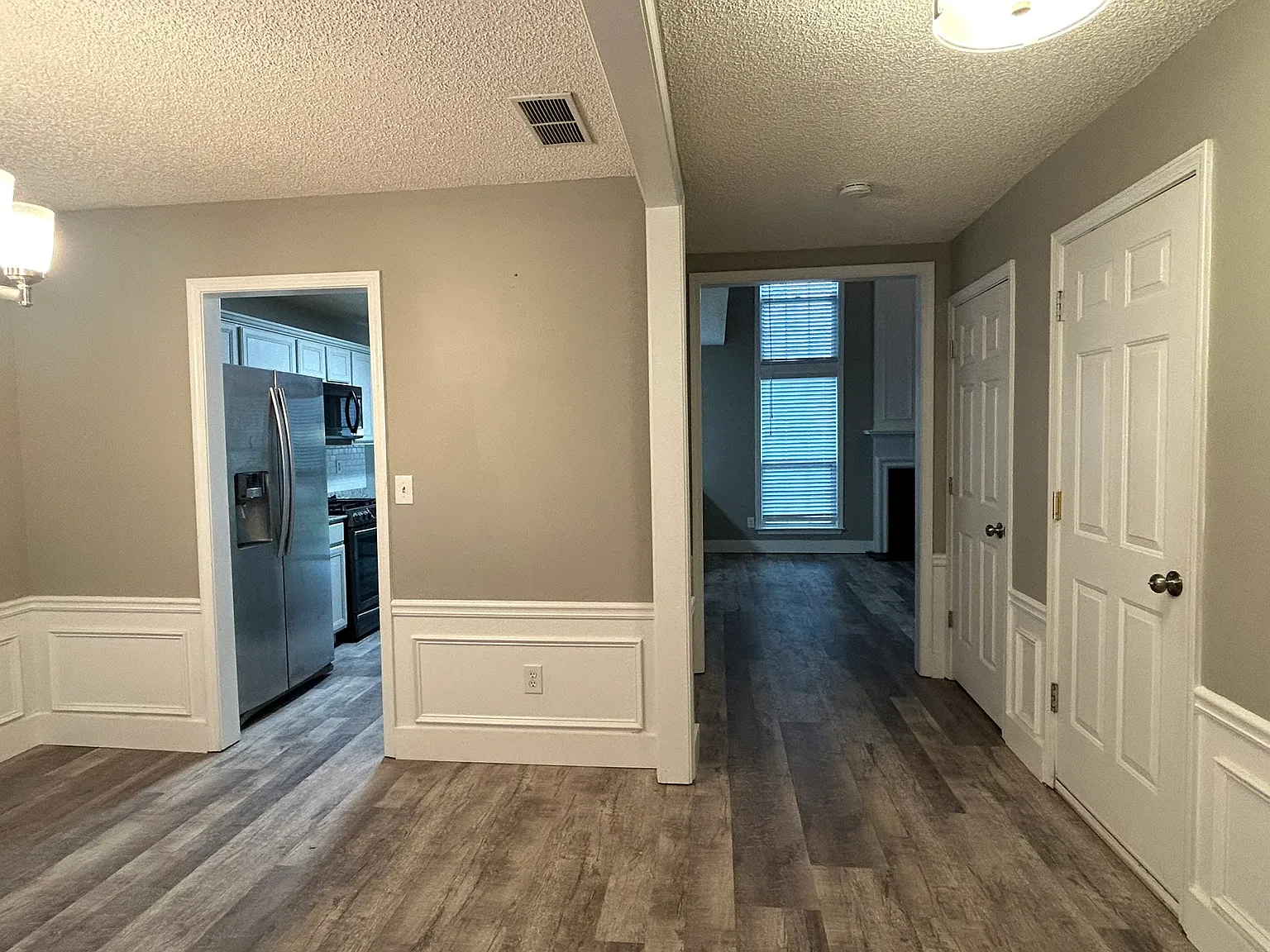 3 bed, 2.5 bath, 1740 sqft, $2,095 — Photo 3