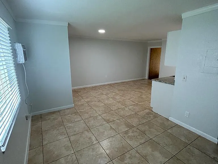 1119 NW 6th Ave #4 — Photo 5