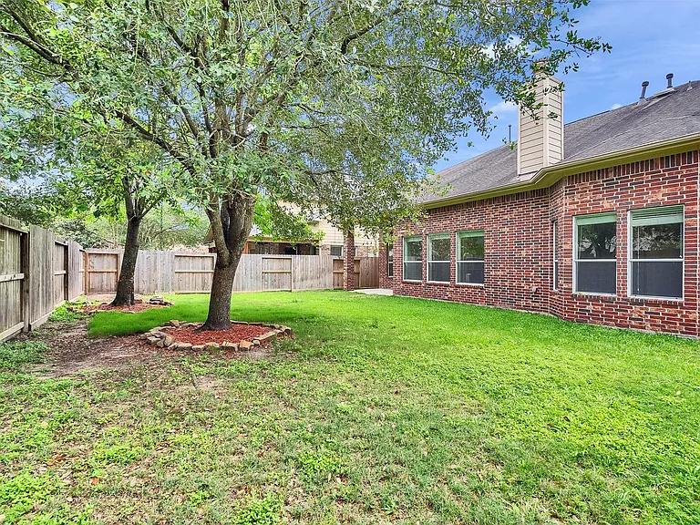 28006 Hollyfare Dr — Photo 33