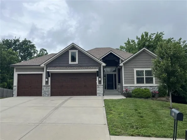 106 E Woodland Ave, Lone Jack, MO 64070