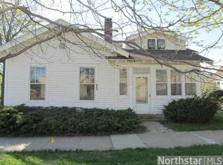 516 S 3rd St, Saint Peter, MN 56082