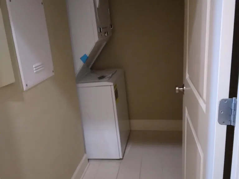 155 E Broad St #204 — Photo 9