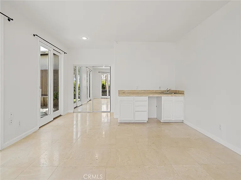 3210 N Ardmore Ave — Photo 23